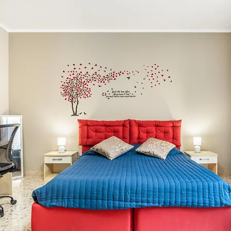 Guesthost - Charming Near Bellini In Catania דירה *
